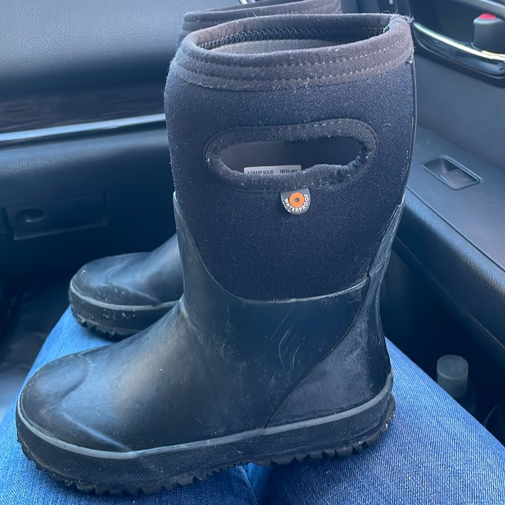 Bogs Boys size 12 black rain boots